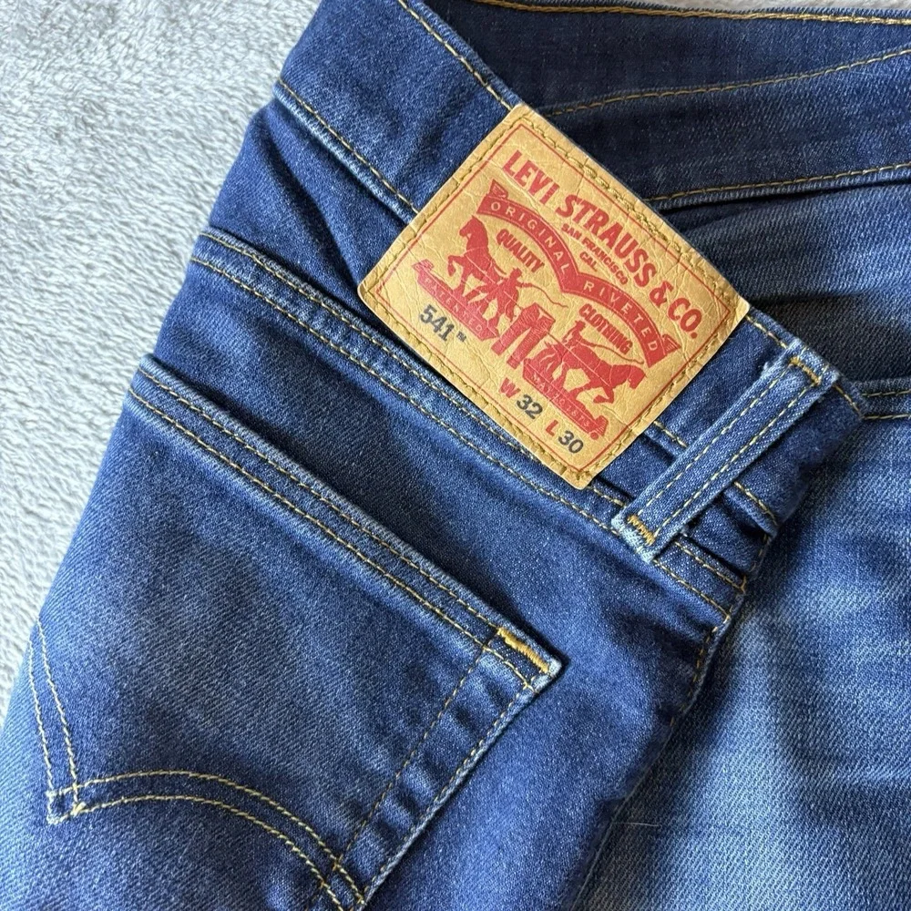 Levi's 541 Jeans Men's 32x30 (Fits 34x28) Straight Leg‎ Blue Stretch
